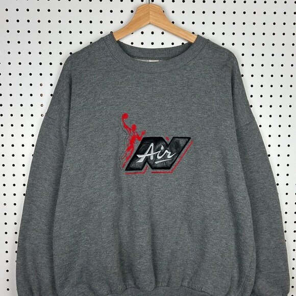 Nike Air Jordan Crewneck Sweatshirt‎ Size XL Gray Red Patch Jumpman Streetwear - Picture 1 of 6